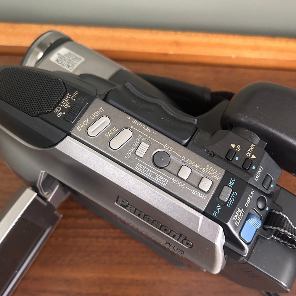 Panasonic Palmcorder PalmSight PV-L779 VHS-C Camcorder Bag Manual NOT TESTED - Picture 9 of 14